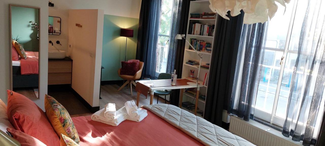 Stadsslaperij B&B Tilburg Eksteriør billede